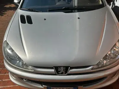 Usata Peugeot 206 109 CV (80 kW) 2007 Marrone Cabrio