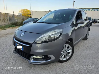 Usata Renault Scénic III Bose Edition 131 CV (96 kW) 2012 Grigio Monovolume