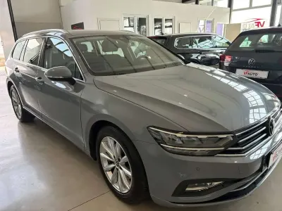 Usata VW Passat Business 150 CV (110 kW) 2022 Grigio Station wagon
