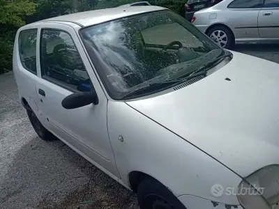 Usata Fiat 600 54 CV (39 kW) 2003 Bianco Berlina
