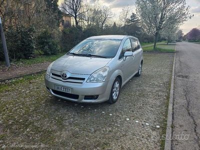 Usata Toyota Corolla Verso 110 CV (80 kW) 2005 Grigio Monovolume