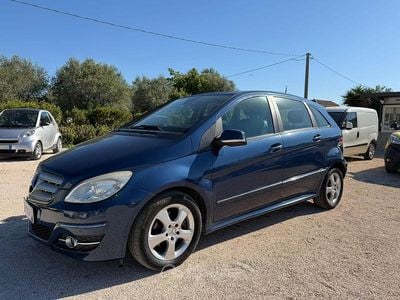 Usata Mercedes B200 140 CV (102 kW) 2010 Blu Monovolume