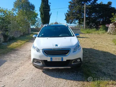 Usata Peugeot 2008 Allure 99 CV (72 kW) 2016 Bianco SUV