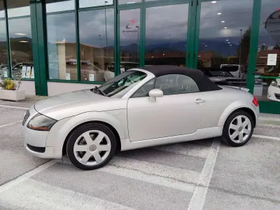 Usata Audi TT Roadster 179 CV (131 kW) 2000 Argento Cabrio