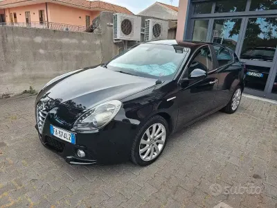 Usata Alfa Romeo Giulietta Distinctive 120 CV (88 kW) 2015 Nero Utilitaria