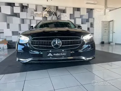 Usata Mercedes E200 Exclusive 160 CV (117 kW) 2022 Nero Station wagon