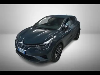 Usata Renault Captur RS Line 160 CV (117 kW) 2023 Grigio chiaro SUV