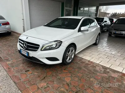 Usata Mercedes A180 109 CV (80 kW) 2015 Bianco Berlina