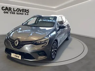 Usata Renault Clio Techno 101 CV (74 kW) 2023 Grigio scuro Utilitaria