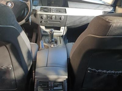 Begagnad BMW 530 231 HK (169 kW) 2005 Grå Kombi