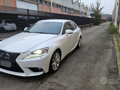 Lexus IS300h