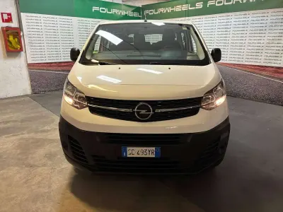 Usata Opel Vivaro-e Combi S 150 CV (110 kW) 2020 Bianco Monovolume