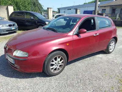 Usata Alfa Romeo 147 105 CV (77 kW) 2001 Rosso Utilitaria