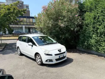 Usata Peugeot 5008 Business-Line 109 CV (80 kW) 2011 Monovolume