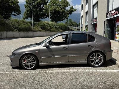 Usata Seat Leon CUPRA 225 CV (165 kW) 2004 Grigio Utilitaria