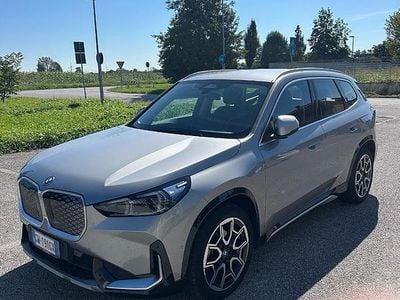 Begagnad BMW iX1 150 kW (204 HK) 2024 Grå SUV