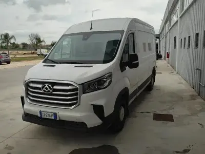 Usata Maxus V90