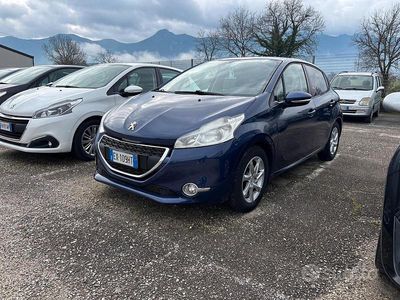 Usata Peugeot 208 Allure 82 CV (60 kW) 2014 Blu Utilitaria