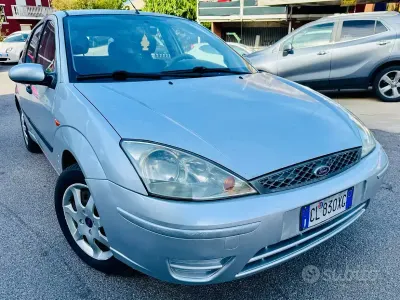 Usata Ford Focus 100 CV (73 kW) 2004 Grigio Berlina