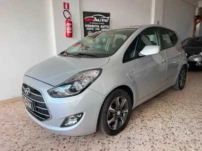 Usata Hyundai ix20 Comfort 90 CV (66 kW) 2015 Argento Utilitaria