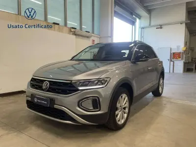 Usata VW T-Roc Life 110 CV (80 kW) 2023 Pyrit silver metallizzato nero SUV