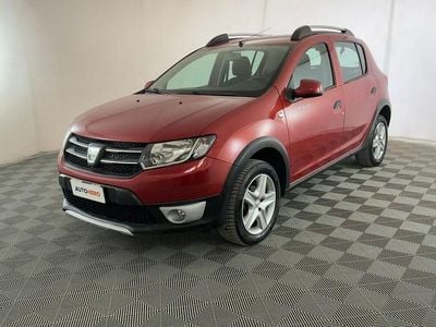 Usata Dacia Sandero Prestige 90 CV (66 kW) 2016 Rosso Berlina
