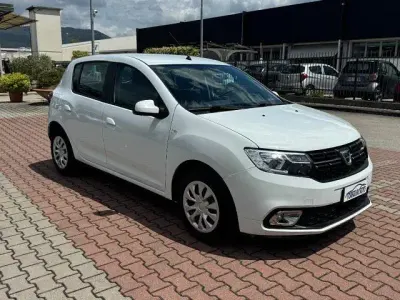 Usata Dacia Sandero Comfort 101 CV (74 kW) 2020 Bianco Berlina