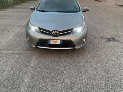 Usata Toyota Auris 126 CV (92 kW) 2015 Grigio Station wagon