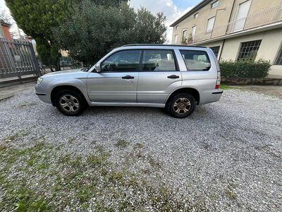 Usata Subaru Forester 158 CV (116 kW) 2006 Argento SUV