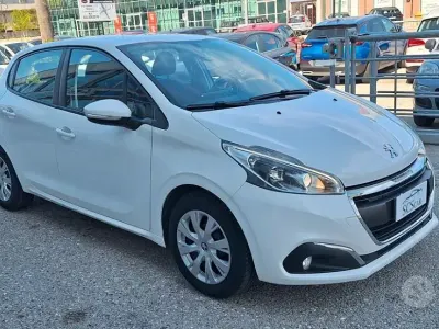 Usata Peugeot 208 S 102 CV (75 kW) 2019 Bianco Utilitaria