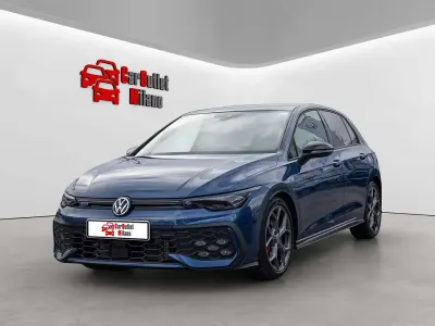 Usata VW Golf VIII Comfortline 265 CV (194 kW) 2025 Argento dolomite Berlina
