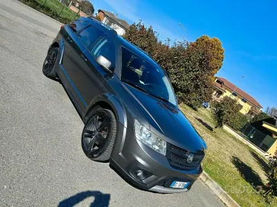 Usata Fiat Freemont 140 CV (102 kW) 2011 Marrone SUV