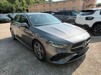 Usata Mercedes A180 AMG line 116 CV (85 kW) 2024 Grigio Berlina