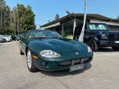 Usata Jaguar XKR 363 CV (266 kW) 1999 Verde Coupé