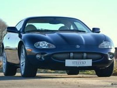 Begagnad Jaguar XK8 284 HK (208 kW) 2000 Blå Sportkupé