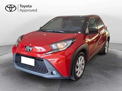 Usata Toyota Aygo X Trend 72 CV (52 kW) 2022 Red&black met SUV