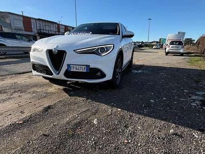 Usata Alfa Romeo Stelvio Executive 179 CV (131 kW) 2018 Perlato SUV