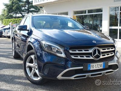 Usata Mercedes GLA180 Premium 109 CV (80 kW) 2017 Blu/azzurro SUV