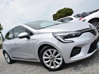 Usata Renault Clio V 101 CV (74 kW) 2021 Grigio Berlina