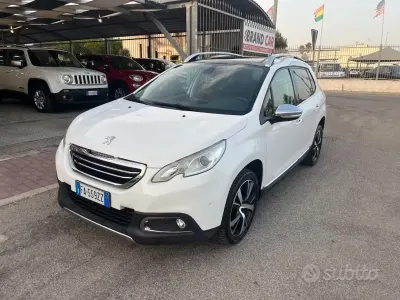 Usata Peugeot 2008 Allure 99 CV (72 kW) 2015 Bianco SUV