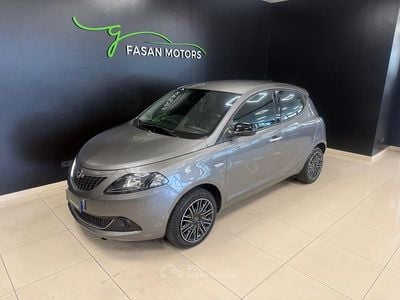 Käytetty Lancia Ypsilon Silver 69 HP (50 kW) 2022 Harmaa Viistoperä