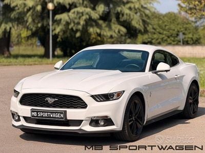 Usata Ford Mustang 317 CV (233 kW) 2016 Bianco Coupé