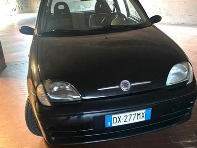 Usata Fiat 600 54 CV (39 kW) 2009 Nero Utilitaria