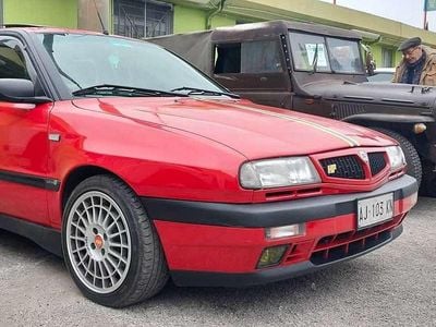 Begagnad Lancia Delta 186 HK (136 kW) 1995 Halvkombi