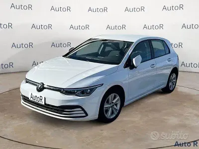 Usata VW Golf VIII Life 116 CV (85 kW) 2023 Bianco Berlina