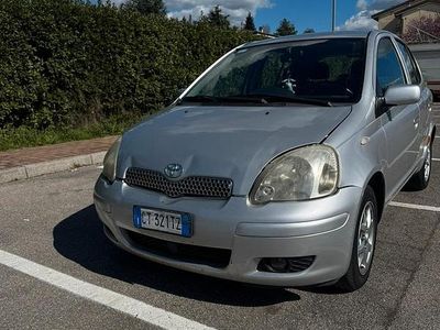 Usata Toyota Yaris 2005 Grigio Berlina