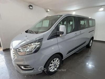 Usata Ford Tourneo Custom 105 CV (77 kW) 2023 Gray Furgone