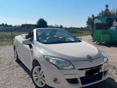 Usata Renault Mégane Cabriolet Floride 110 CV (80 kW) 2012 Cabrio