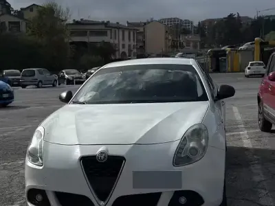 Usata Alfa Romeo Giulietta 105 CV (77 kW) 2011 Utilitaria