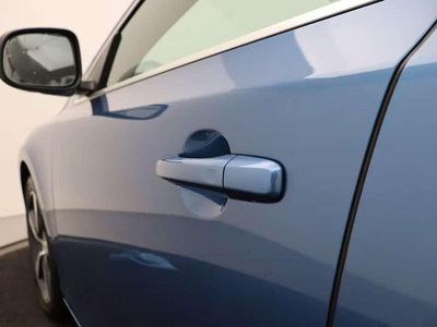 Usata Volvo V40 Plus 152 CV (111 kW) 2019 Blu/azzurro Berlina